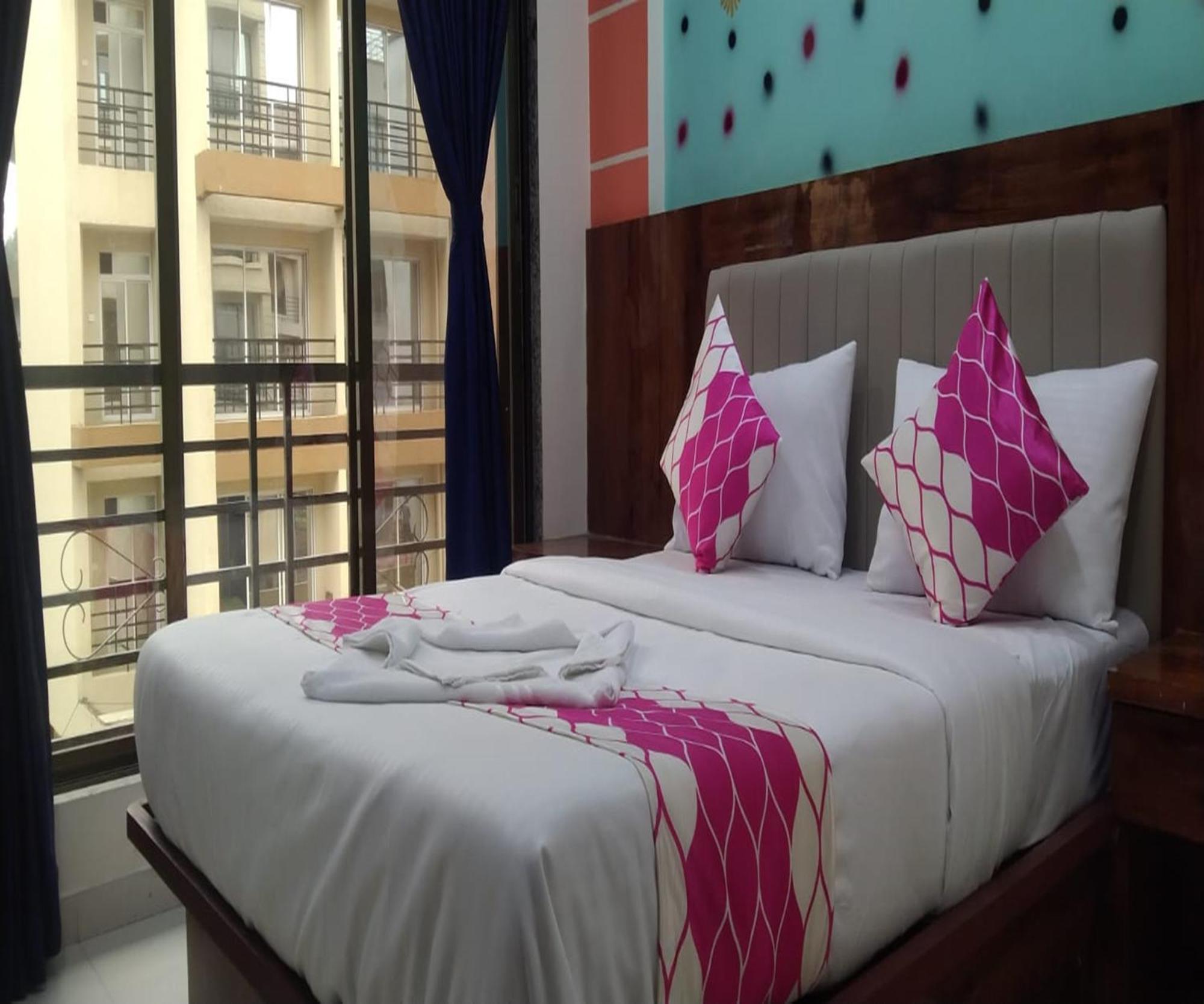 Hotel Om Sai Navi Mumbai Buitenkant foto